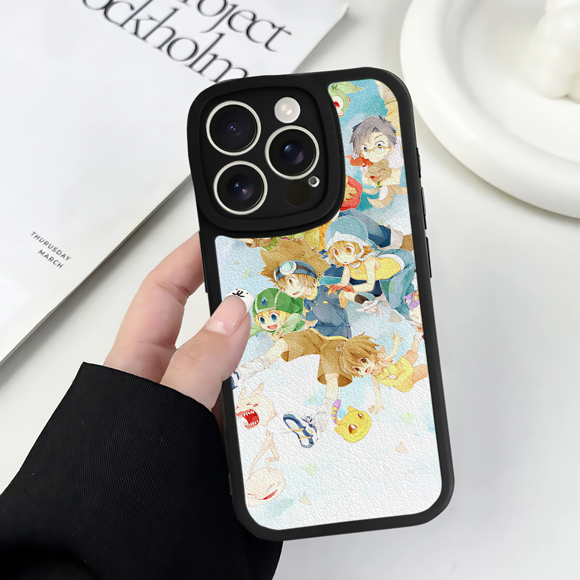 （画像用） Digimon デジタルモンスター/デジモン 【iPhone 16シリーズ対応】シリコンスマホケース（レザー調） 材質：シリコン